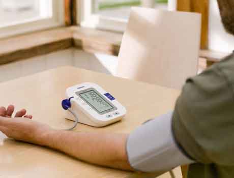 Sử dụng máy đo huyết áp tại nhà như thế nào cho đúng cách?